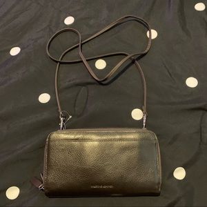 Wilsons Leather travelers wallet